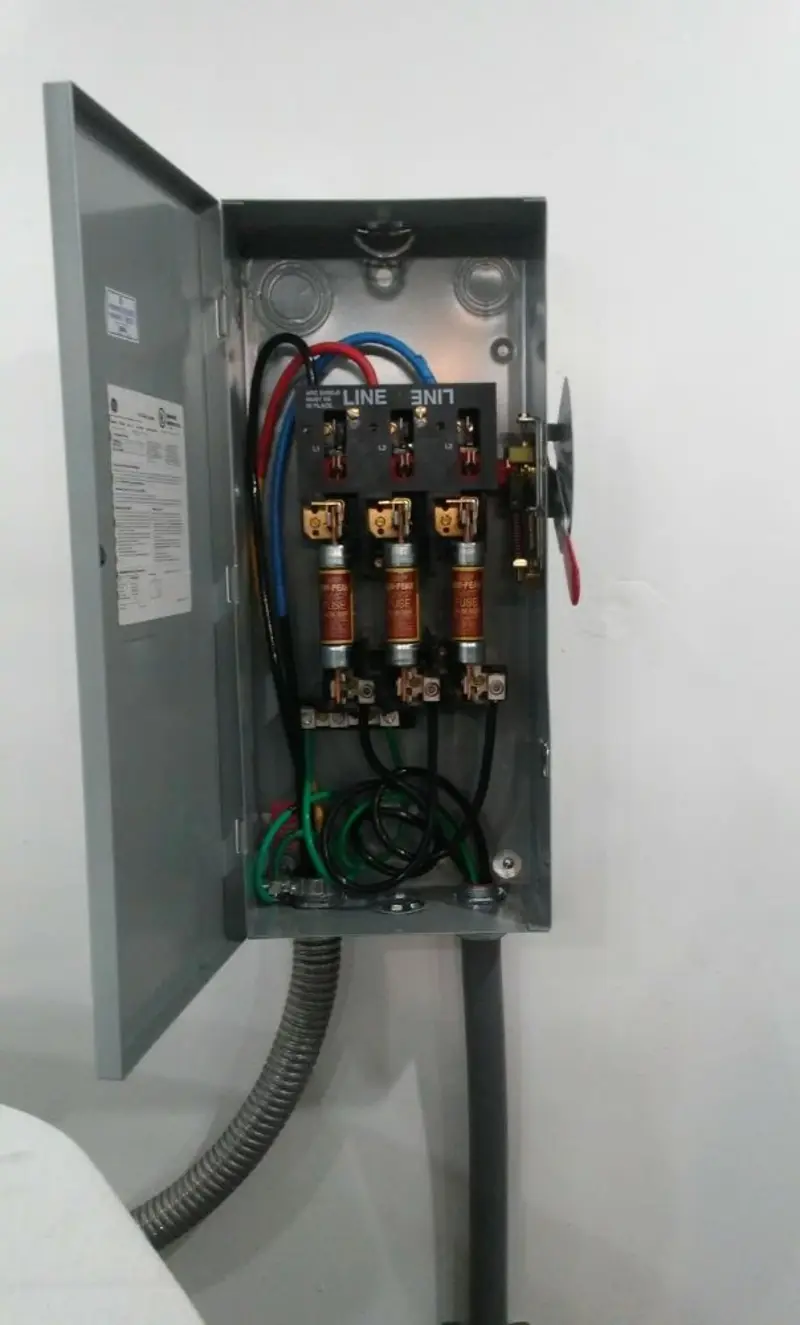 Three-phase disconnect switch installed for Smoke Detector Installation in Rolling Meadows